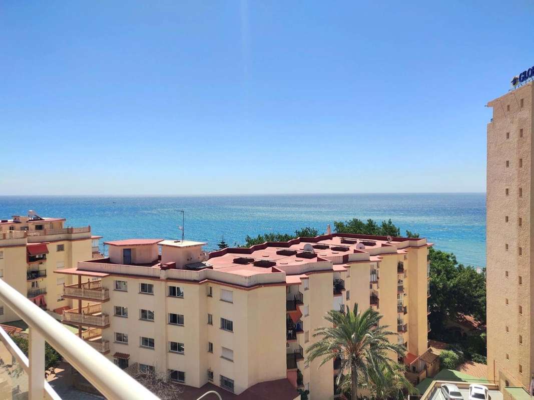 2 bedroom penthouse 2 m² Fuengirola, Spain